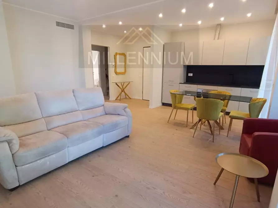 Immagine 1 di Appartamento in vendita  in VIA huy a Arona