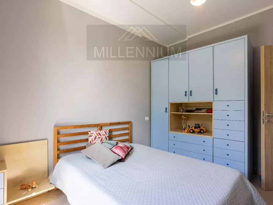 Immagine 16 di Villa in vendita  in VIA dante alghieri a Dormelletto