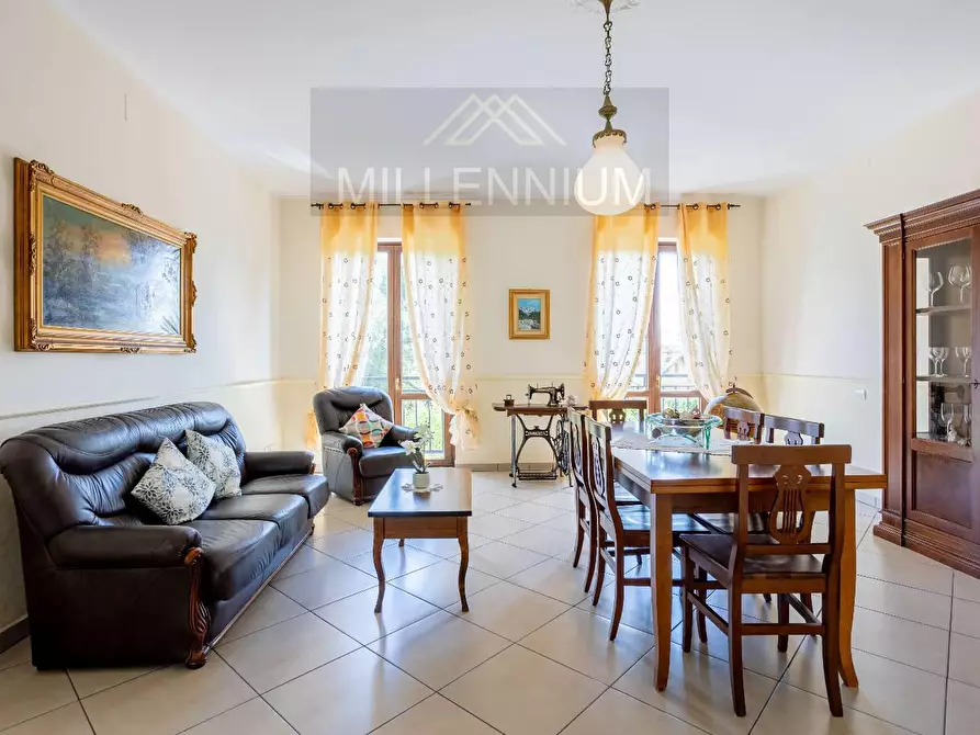 Immagine 14 di Villa in vendita  in VIA dante alghieri a Dormelletto