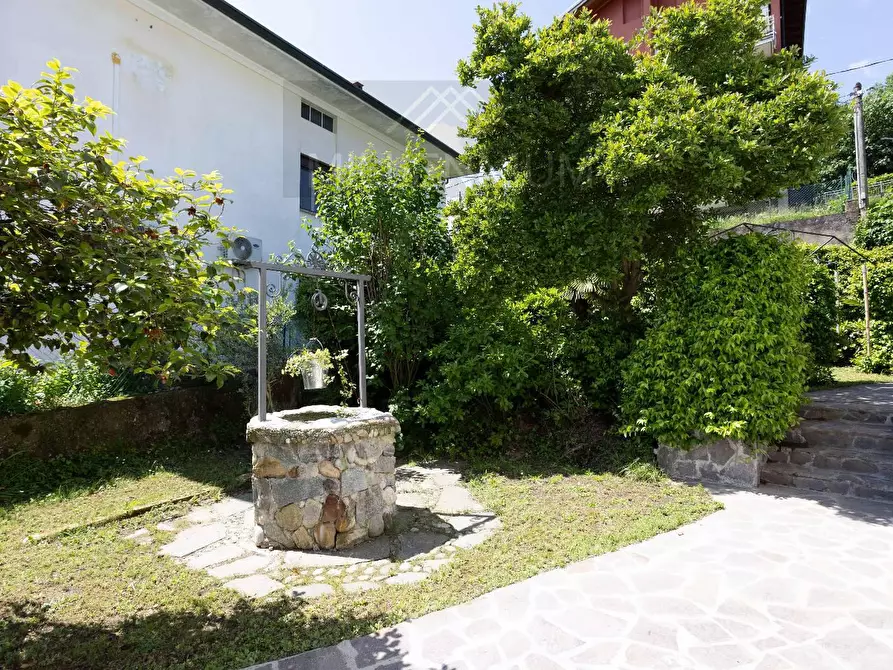 Immagine 21 di Villa in vendita  in VIA dante alghieri a Dormelletto
