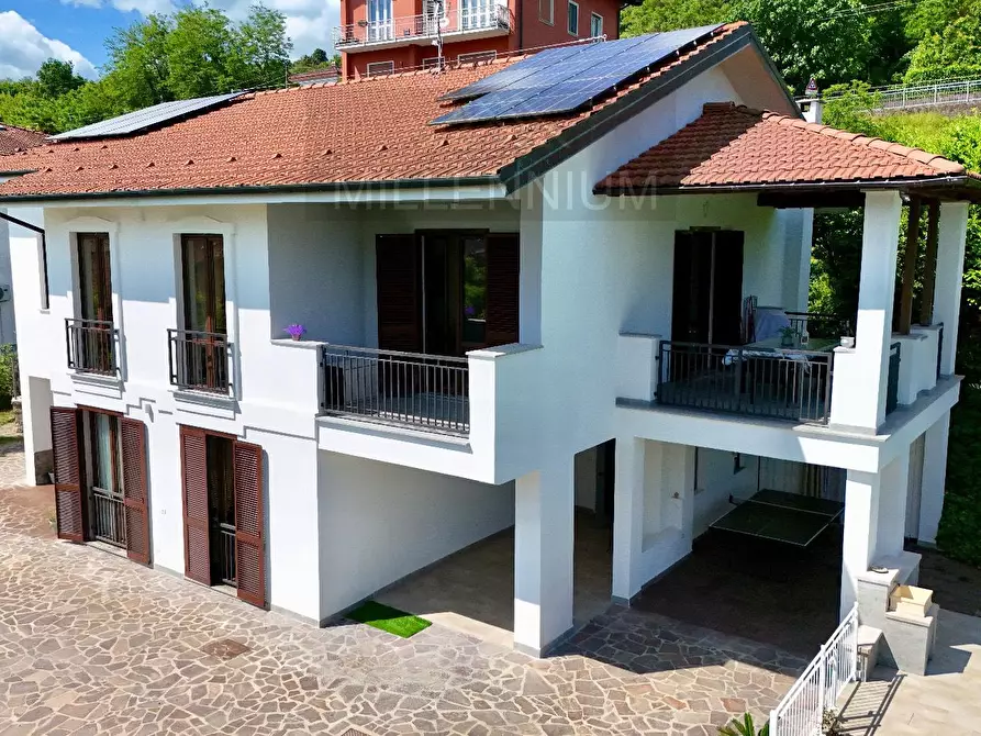 Immagine 23 di Villa in vendita  in VIA dante alghieri a Dormelletto