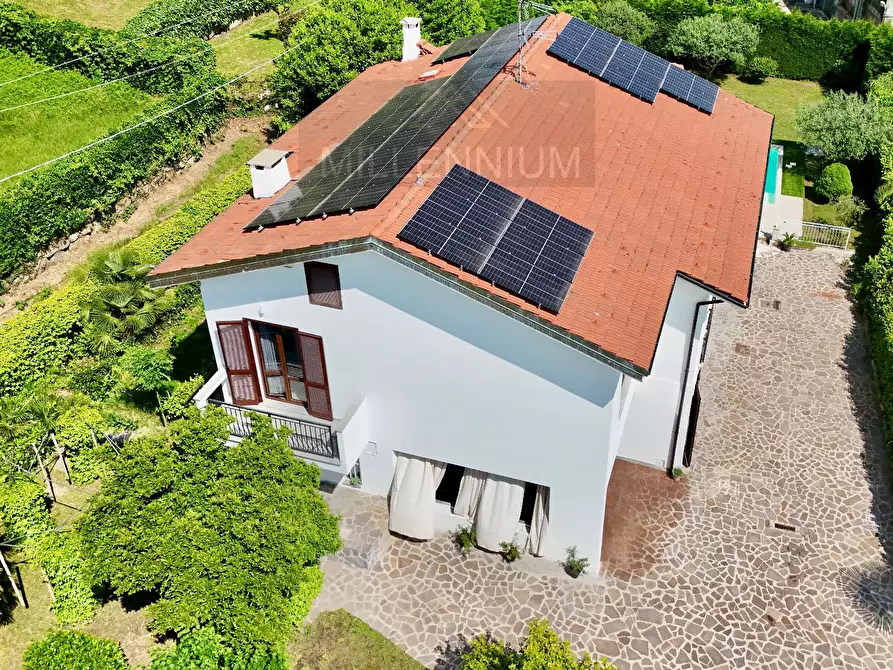 Immagine 22 di Villa in vendita  in VIA dante alghieri a Dormelletto