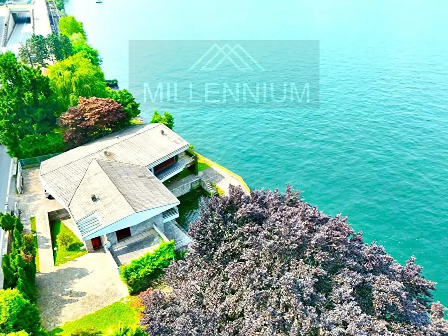 Immagine 13 di Villa in vendita  in STRADA NAZIONALE SEMPIONE a Stresa