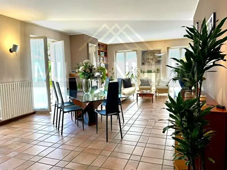 Immagine 7 di Villa in vendita  in VIA sempione a Meina