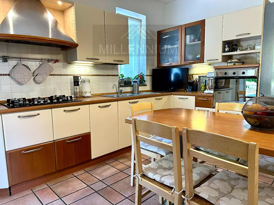 Immagine 11 di Villa in vendita  in VIA sempione a Meina