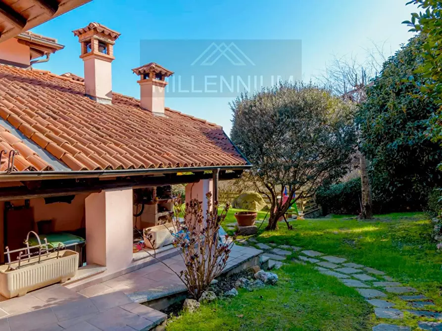 Immagine 23 di Villa in vendita  in VIA PER ghevio a Meina