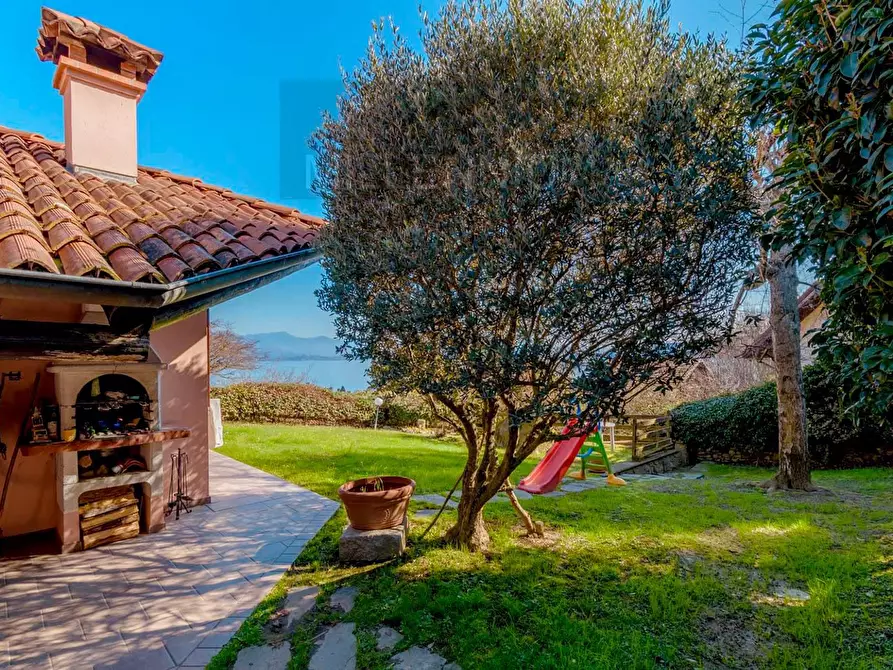 Immagine 25 di Villa in vendita  in VIA PER ghevio a Meina