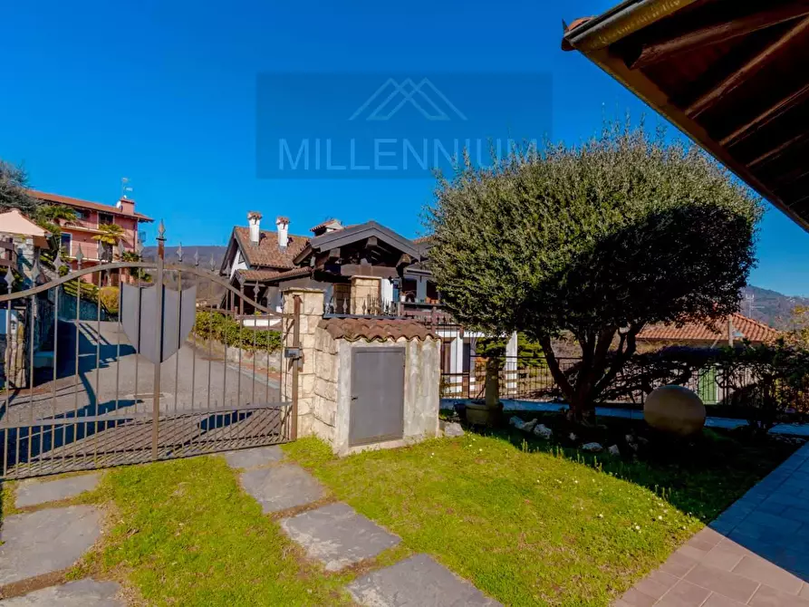 Immagine 29 di Villa in vendita  in VIA PER ghevio a Meina