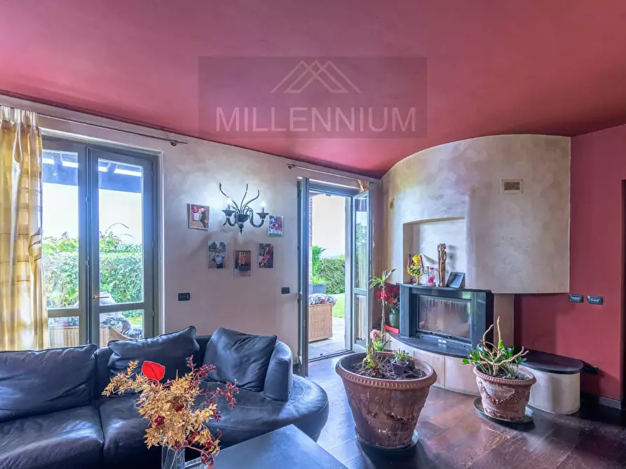 Immagine 10 di Villa in vendita  in VIA grigioni a Arona