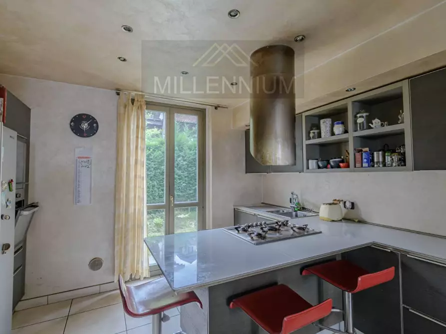 Immagine 12 di Villa in vendita  in VIA grigioni a Arona