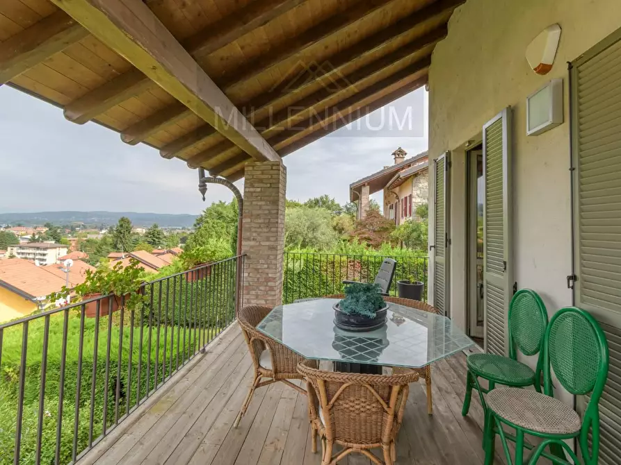 Immagine 5 di Villa in vendita  in VIA grigioni a Arona