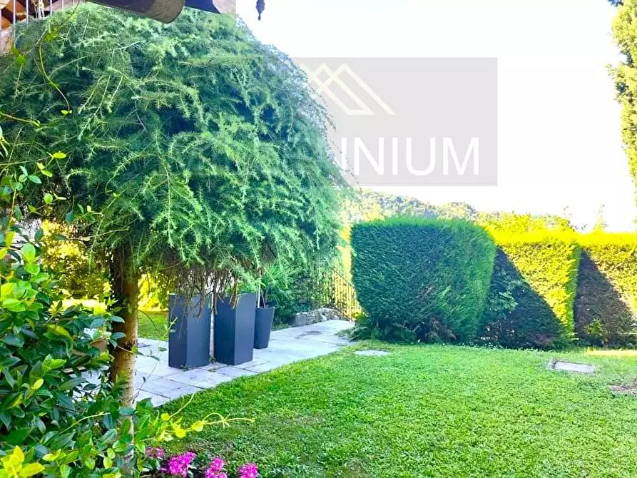 Immagine 26 di Villa in vendita  in VIA grigioni a Arona