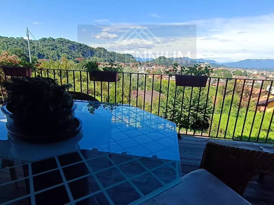 Immagine 3 di Villa in vendita  in VIA grigioni a Arona