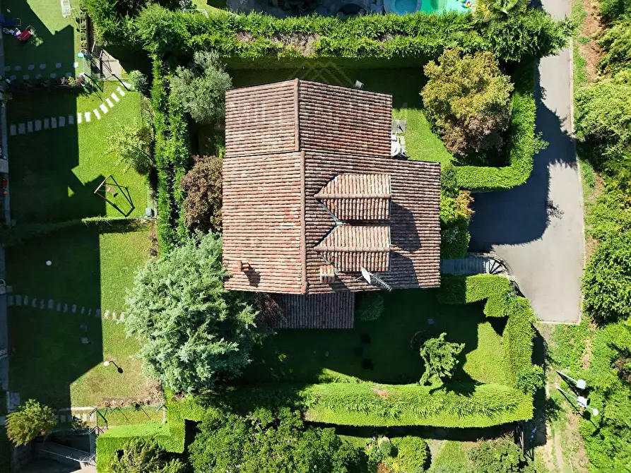 Immagine 27 di Villa in vendita  in VIA grigioni a Arona