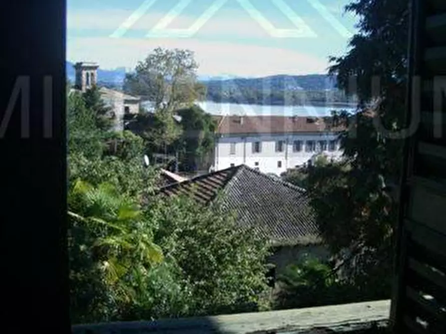 Immagine 5 di Villa in vendita  in VIA san carlo a Arona