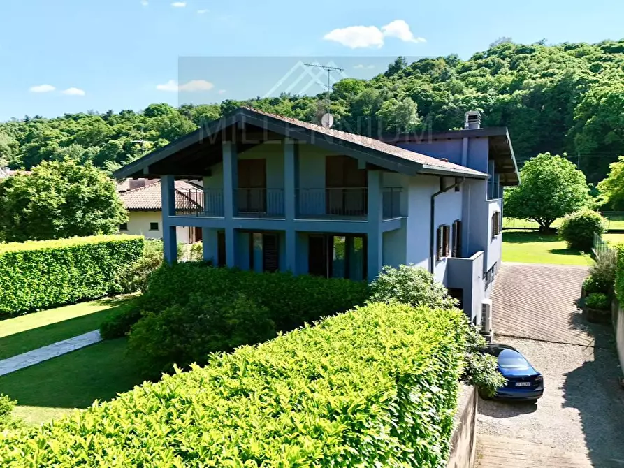Immagine 3 di Villa in vendita  in VIA Monte Rosa a Dormelletto