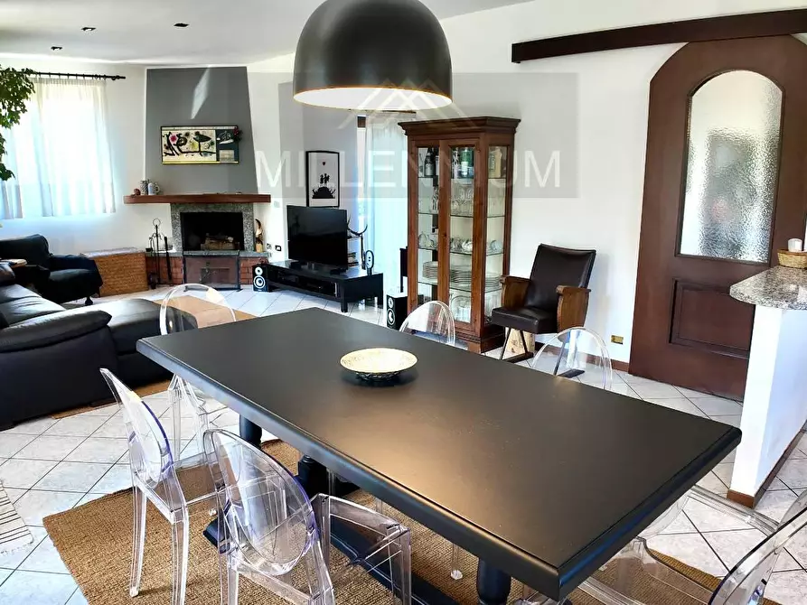 Immagine 8 di Villa in vendita  in VIA Monte Rosa a Dormelletto