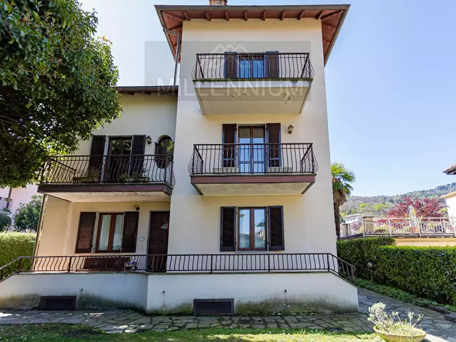 Immagine 3 di Villa in vendita  in VIA al castello 0 a Stresa