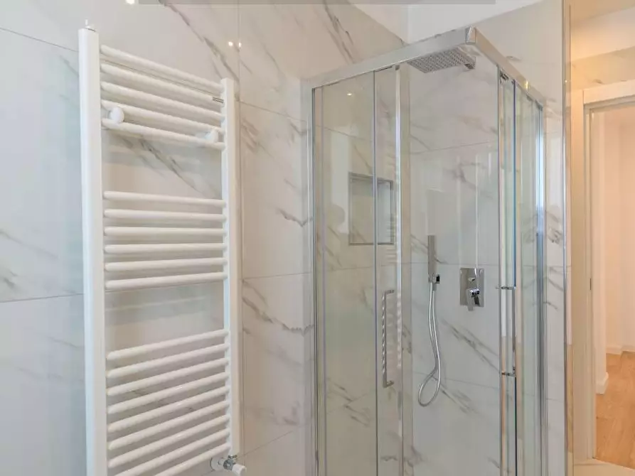 Immagine 8 di Appartamento in vendita  in VIA martiri liberta' a Arona