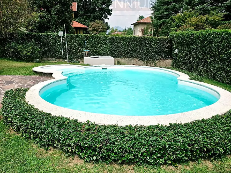 Immagine 6 di Villa in vendita  in via dormelletto a Arona