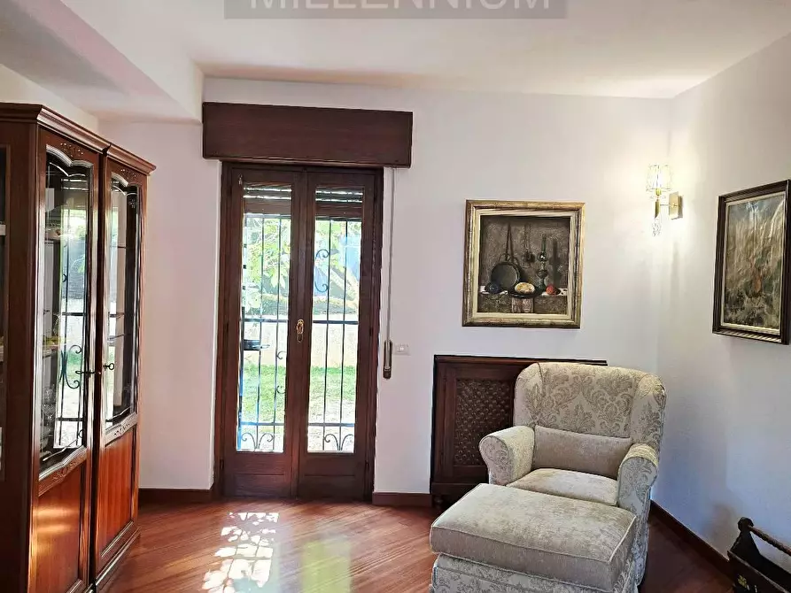 Immagine 9 di Villa in vendita  in via dormelletto a Arona