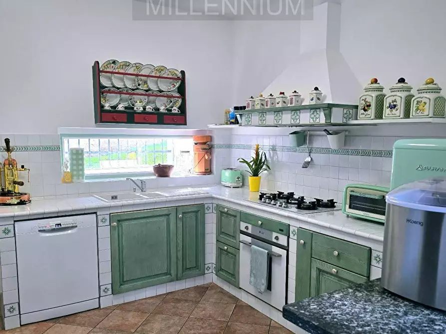 Immagine 12 di Villa in vendita  in via dormelletto a Arona