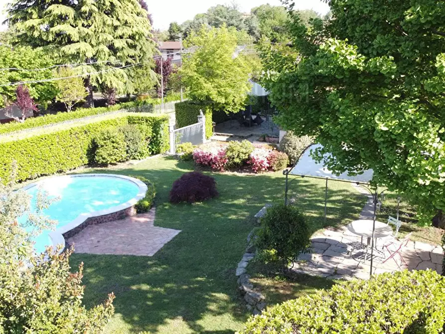 Immagine 4 di Villa in vendita  in via dormelletto a Arona