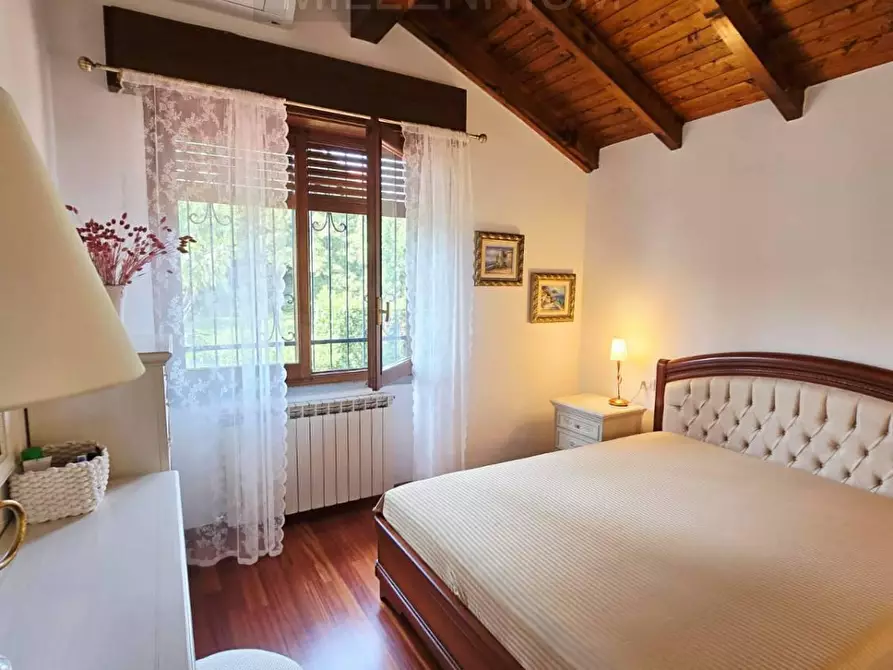 Immagine 5 di Villa in vendita  in via dormelletto a Arona