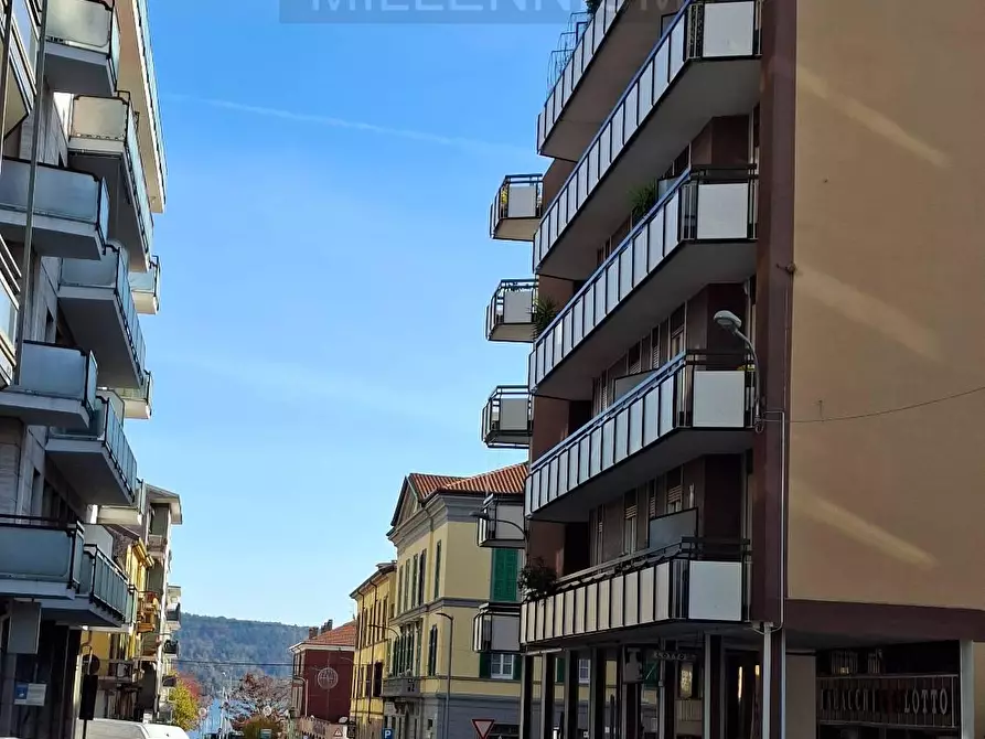 Immagine 1 di Appartamento in vendita  in VIA roma 0 a Arona