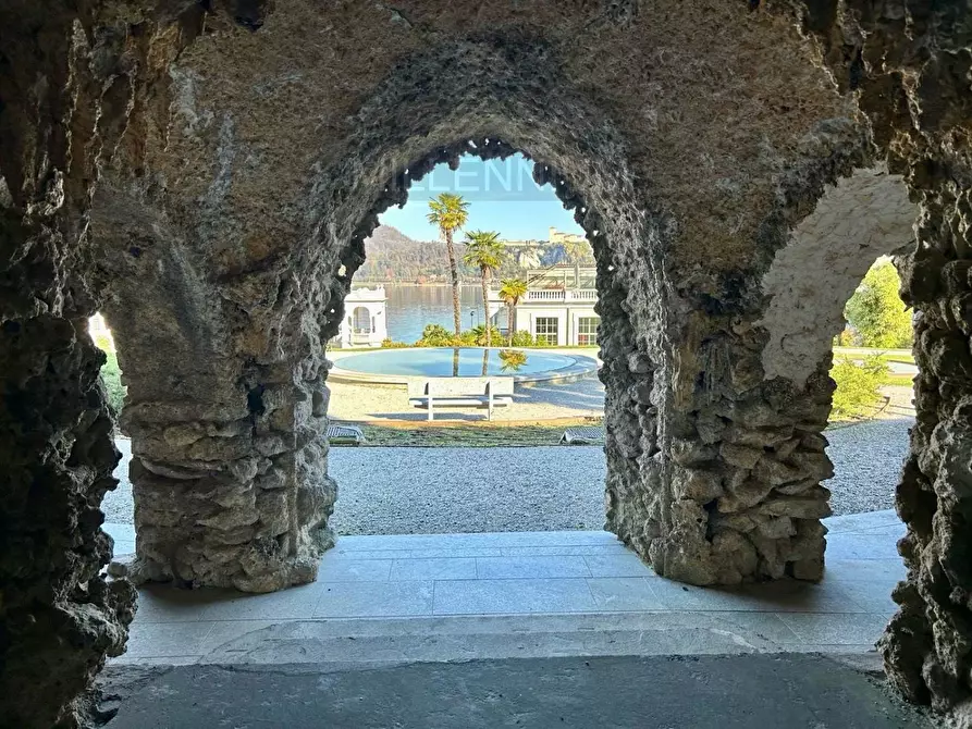 Immagine 1 di Appartamento in vendita  in VIA san carlo a Arona