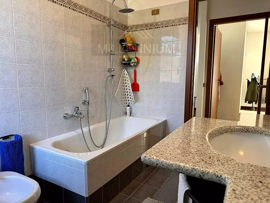 Immagine 19 di Casa bifamiliare in vendita  in VIA Beati a Castelletto Sopra Ticino