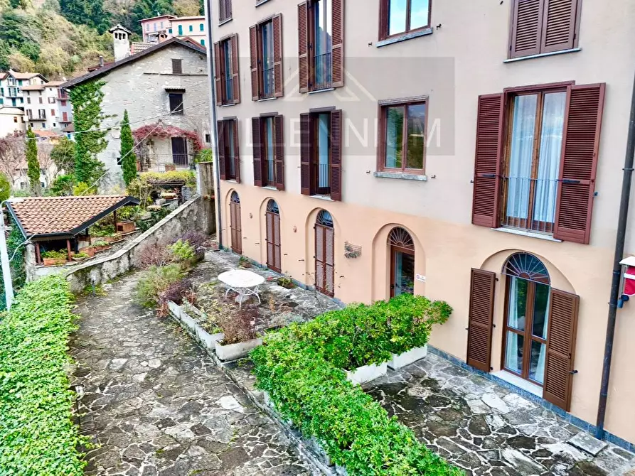 Immagine 18 di Appartamento in vendita  a Nesso