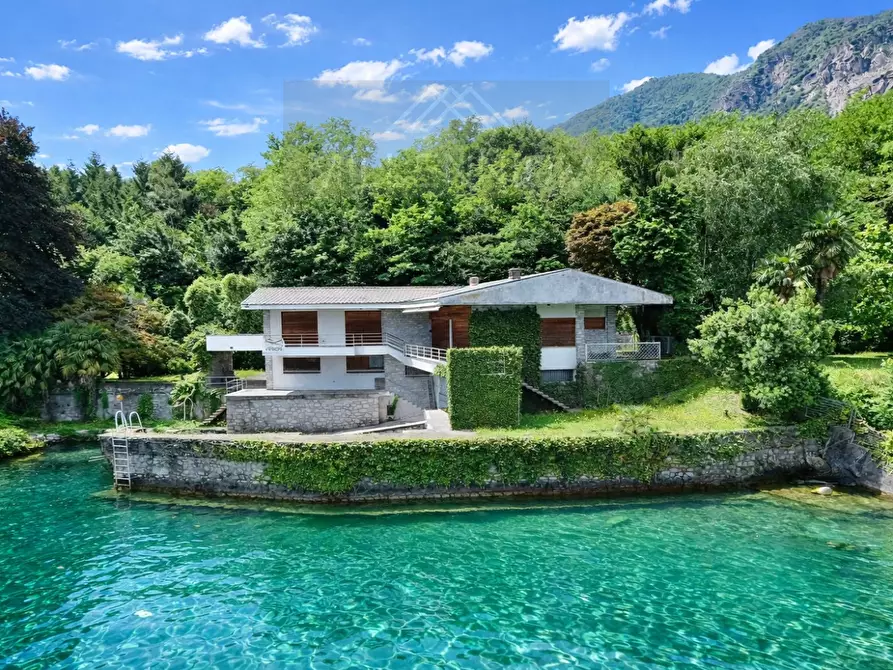 Immagine 5 di Villa in vendita  in STRADA NAZIONALE SEMPIONE a Stresa