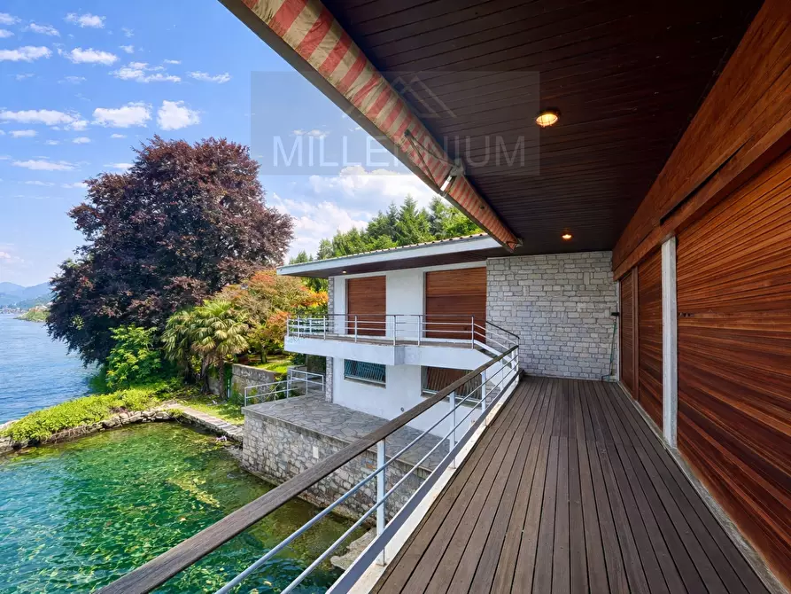 Immagine 6 di Villa in vendita  in STRADA NAZIONALE SEMPIONE a Stresa