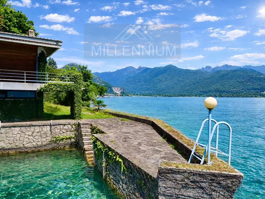 Immagine 8 di Villa in vendita  in STRADA NAZIONALE SEMPIONE a Stresa