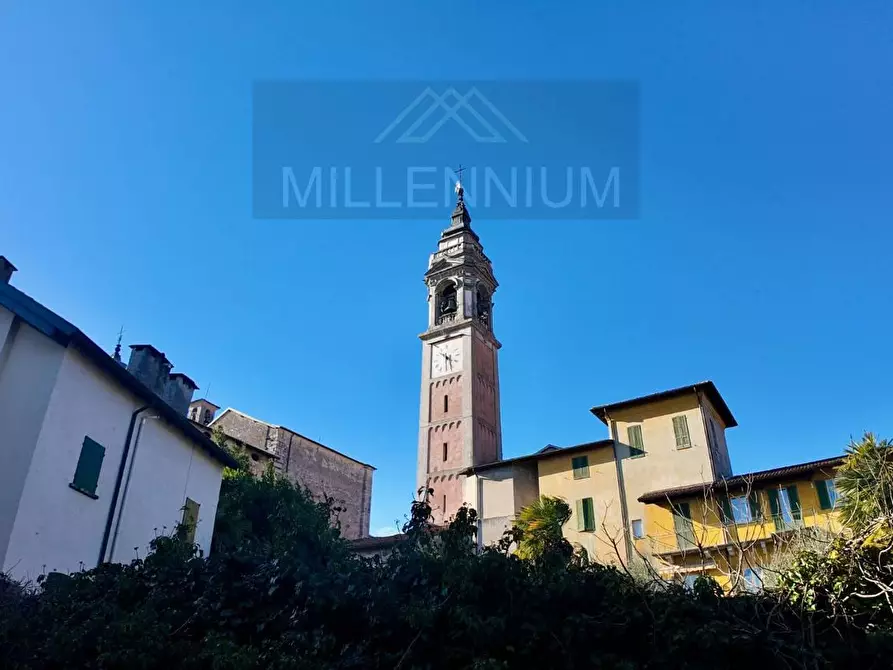 Immagine 2 di Negozio in vendita  in CORSO Cavour a Arona