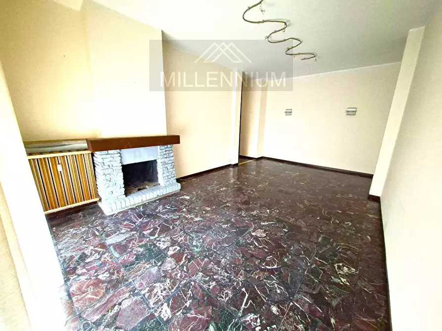 Immagine 2 di Appartamento in vendita  in VIA roma 0 a Arona