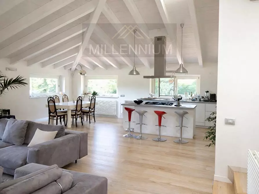 Immagine 10 di Villa in vendita  in VIA dormelletto a Arona