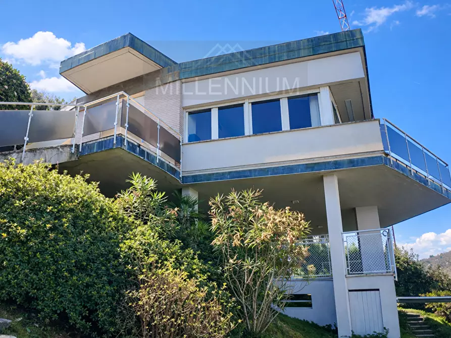 Immagine 16 di Villa in vendita  in VIA VERBANO 1 a Arona