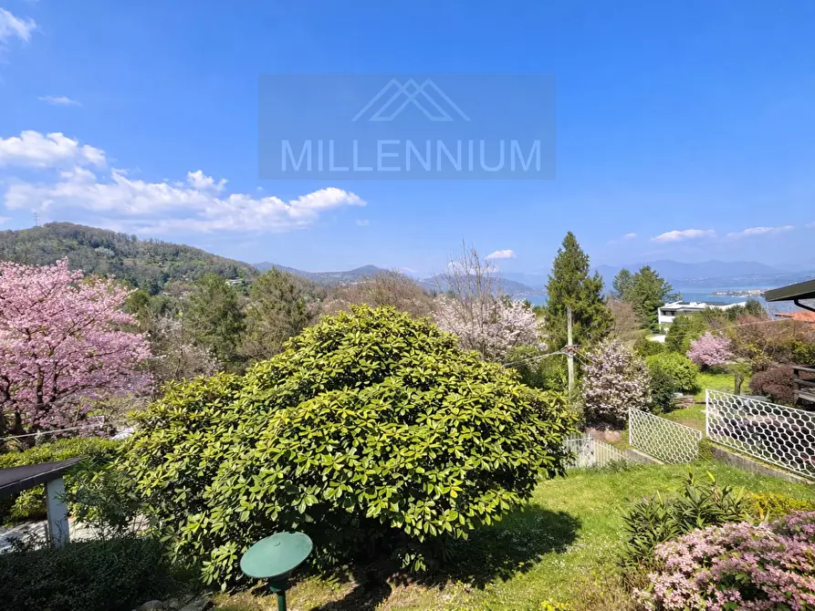 Immagine 18 di Villa in vendita  in VIA VERBANO 1 a Arona