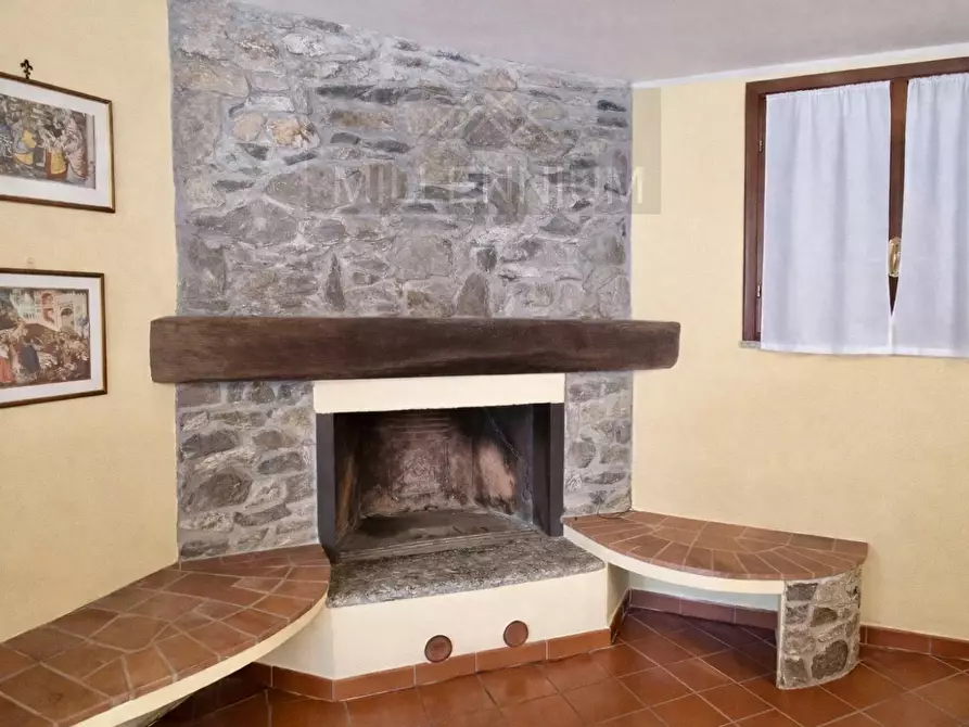 Immagine 5 di Villa in vendita  in VIA PER ghevio a Meina