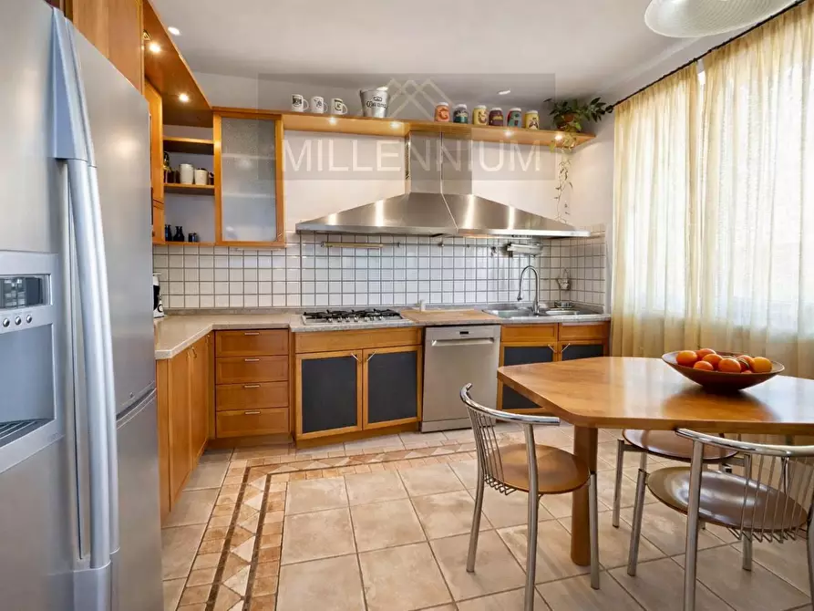 Immagine 4 di Villa in vendita  in VIA PER ghevio a Meina