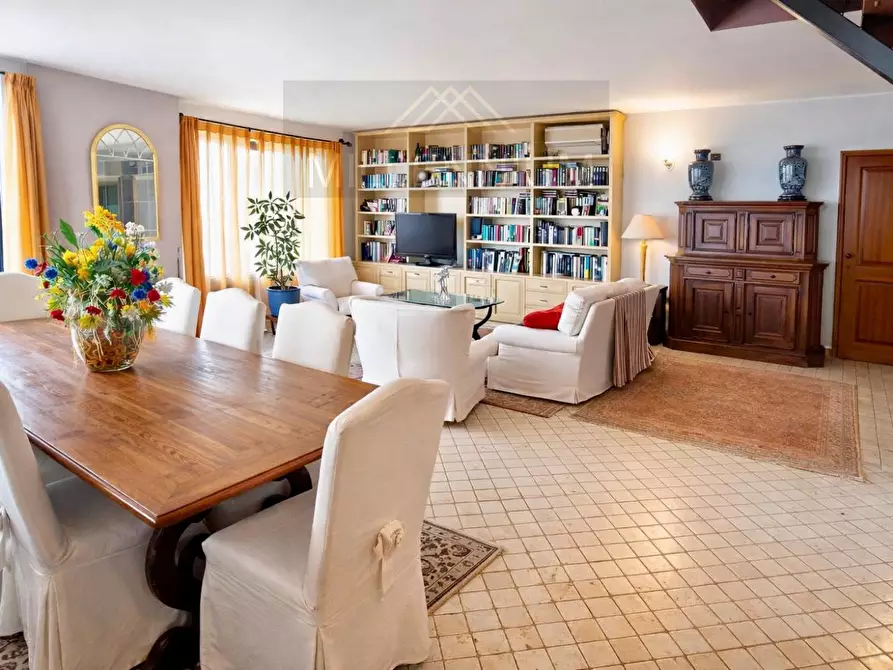 Immagine 3 di Villa in vendita  in VIA PER ghevio a Meina