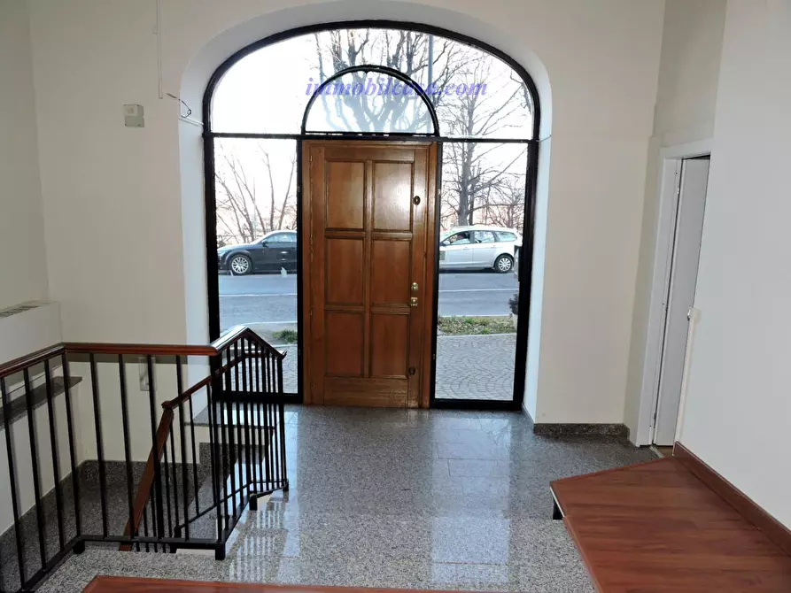Immagine 12 di Negozio in affitto  a Cuneo