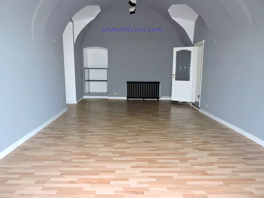 Immagine 1 di Negozio in affitto  a Cuneo