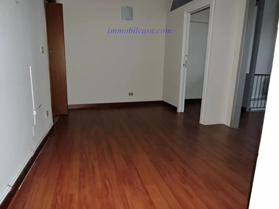 Immagine 5 di Negozio in affitto  a Cuneo