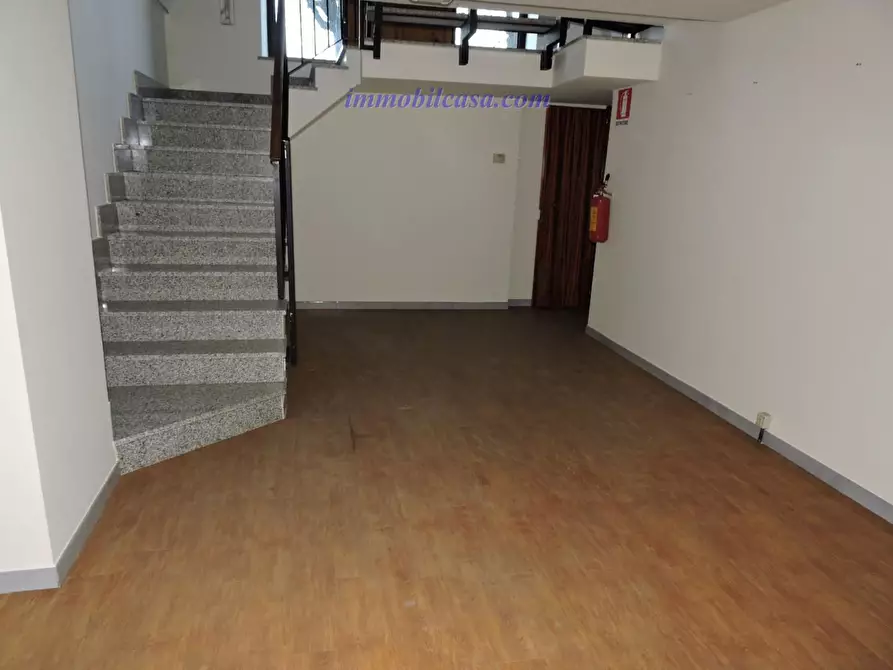 Immagine 6 di Negozio in affitto  a Cuneo