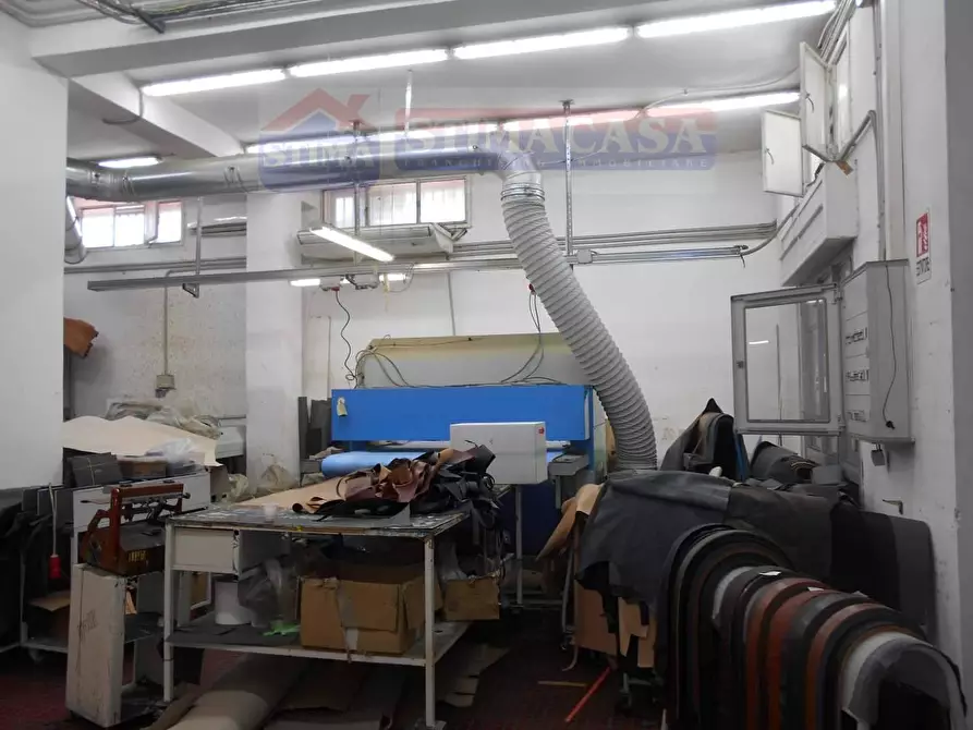 Immagine 4 di Locale commerciale in affitto  in VIA Padula a Casoria