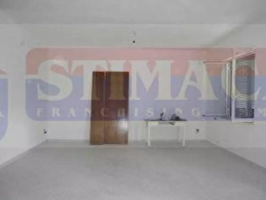 Immagine 12 di Ufficio in affitto  in STRADA Statale Sannitica a Casoria