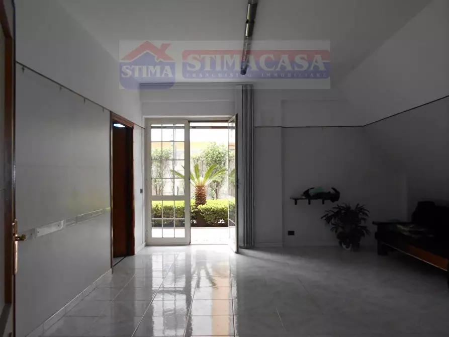 Immagine 3 di Ufficio in vendita  in VIA Etna a Casoria